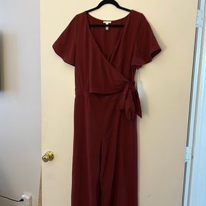 Maroon short sleeve jumpsuit